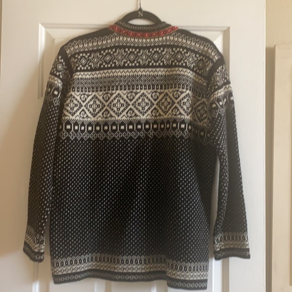 Sweater - Picture 3 of 3